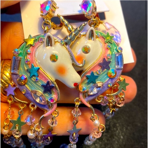 New  Betsey Johnson Unicorn Fringe Chandelier Earrings - Picture 5 of 15